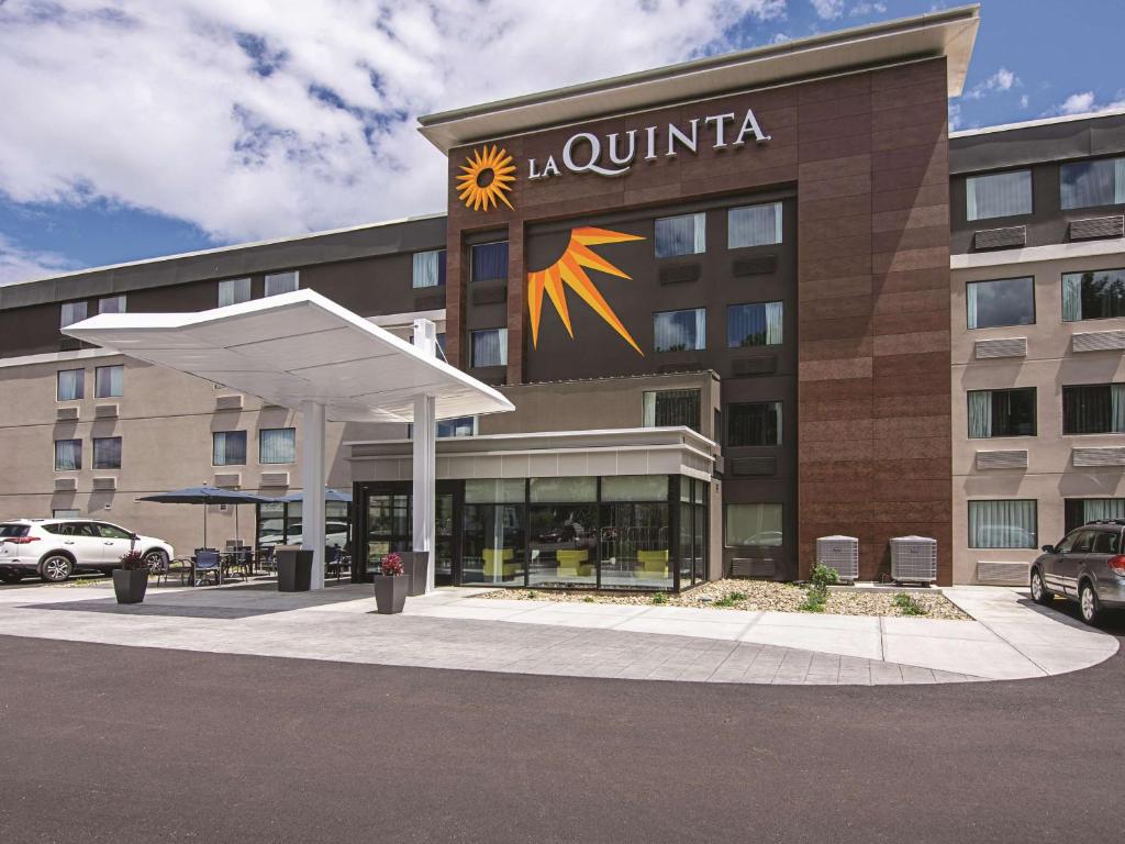 La Quinta by Wyndham Portland Main image 1